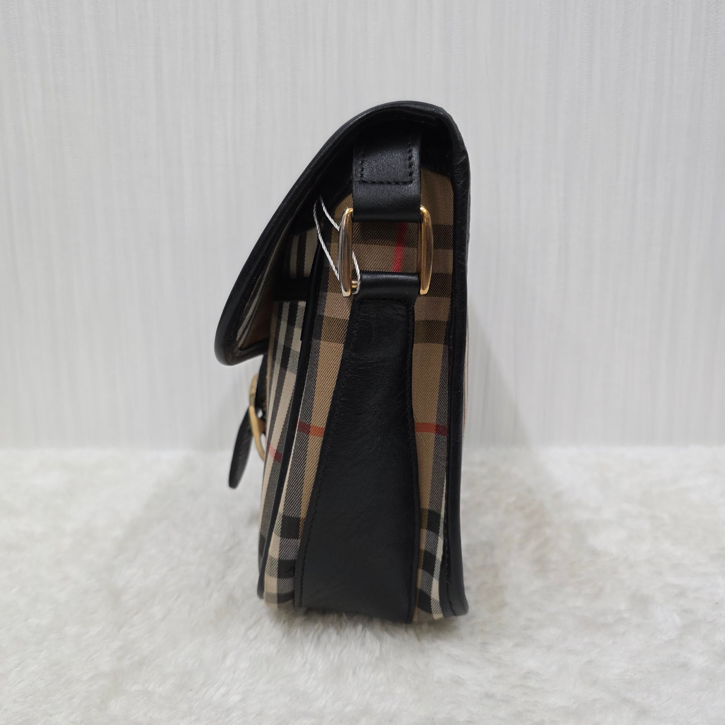 Burberry Pouch Bag (Pre-owned)