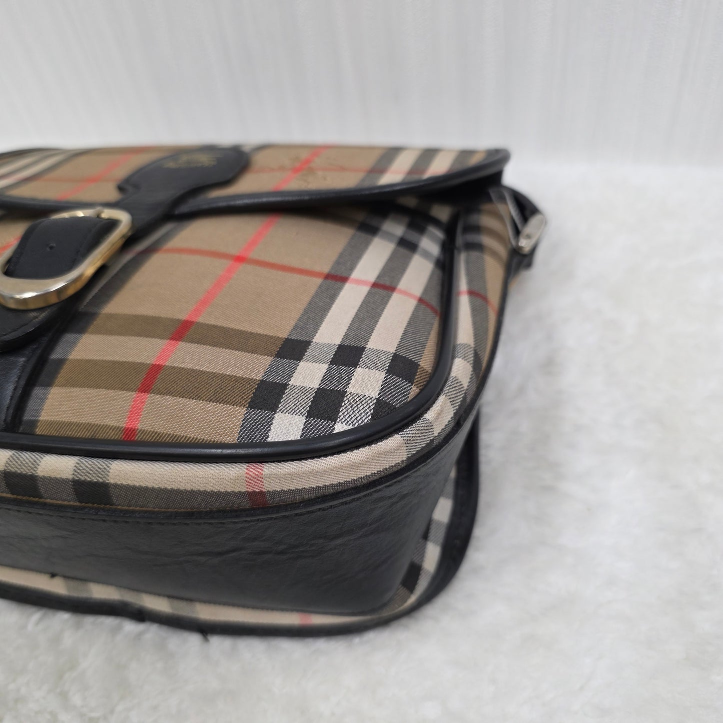 Burberry Pouch Bag (Pre-owned)