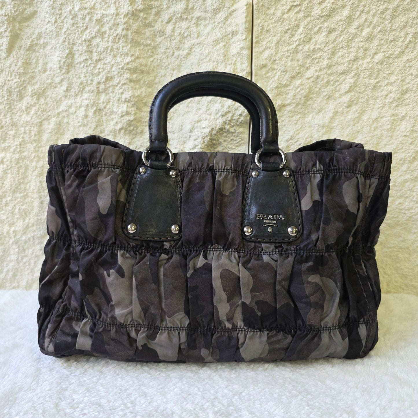 Prada Handbag (Pre-owned)
