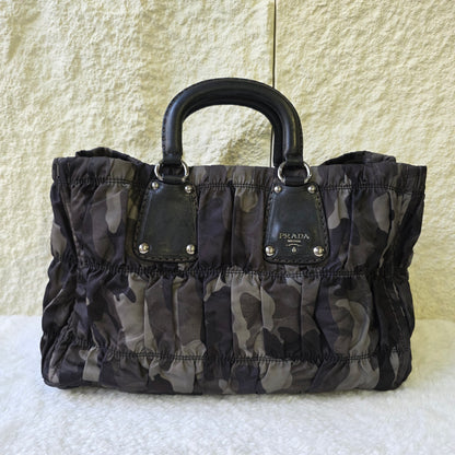 Prada Handbag (Pre-owned)