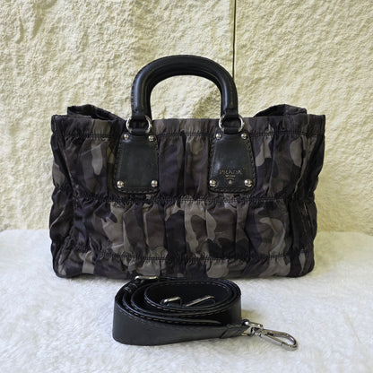 Prada Handbag (Pre-owned)