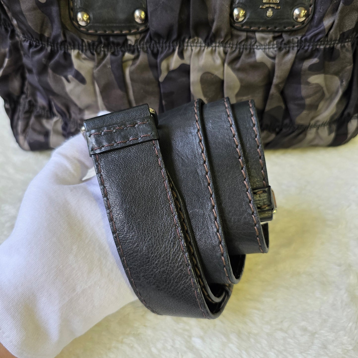 Prada Handbag (Pre-owned)