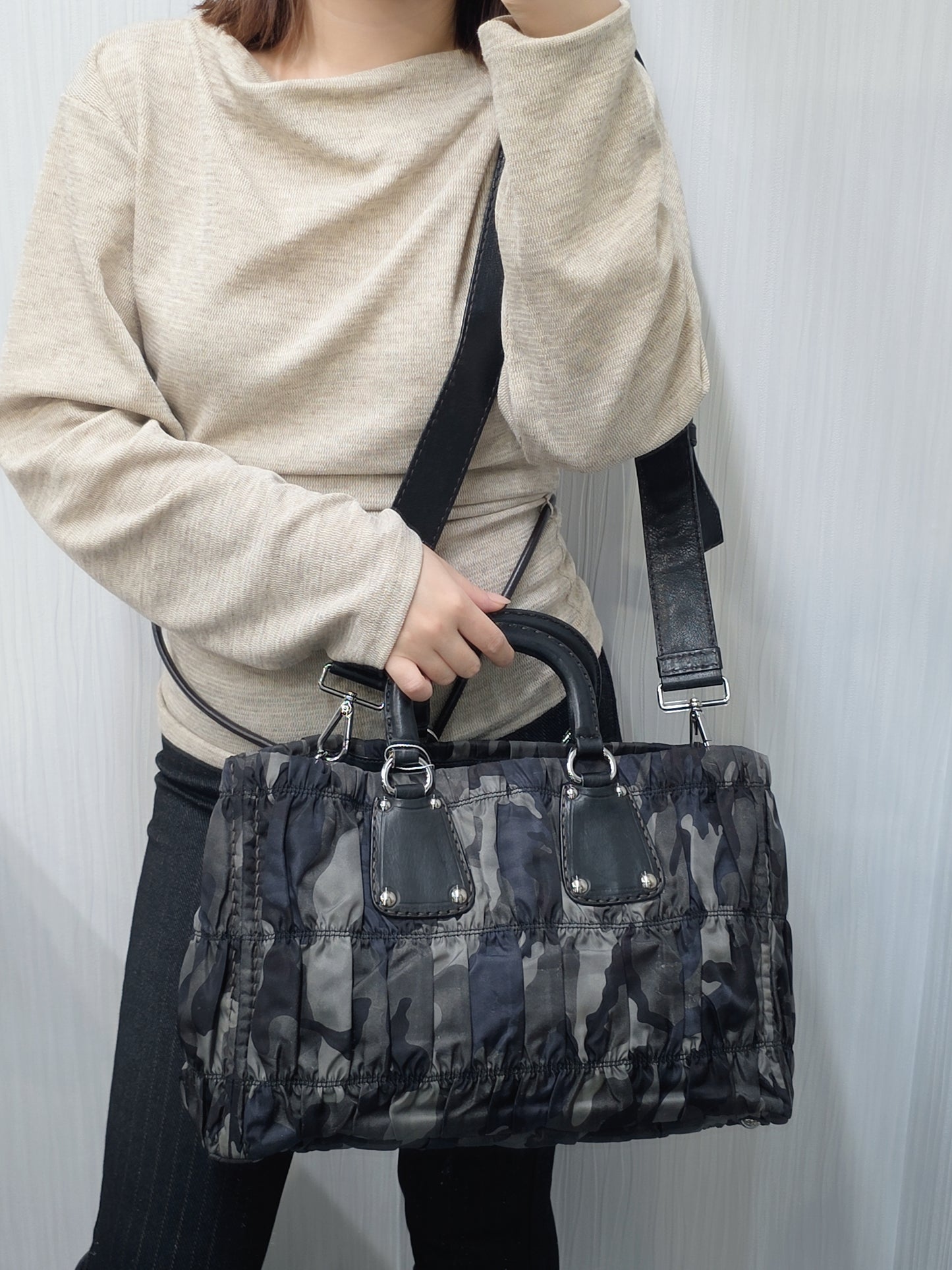 Prada Handbag (Pre-owned)