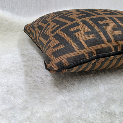 フェンディ 抱き枕（中古） 
