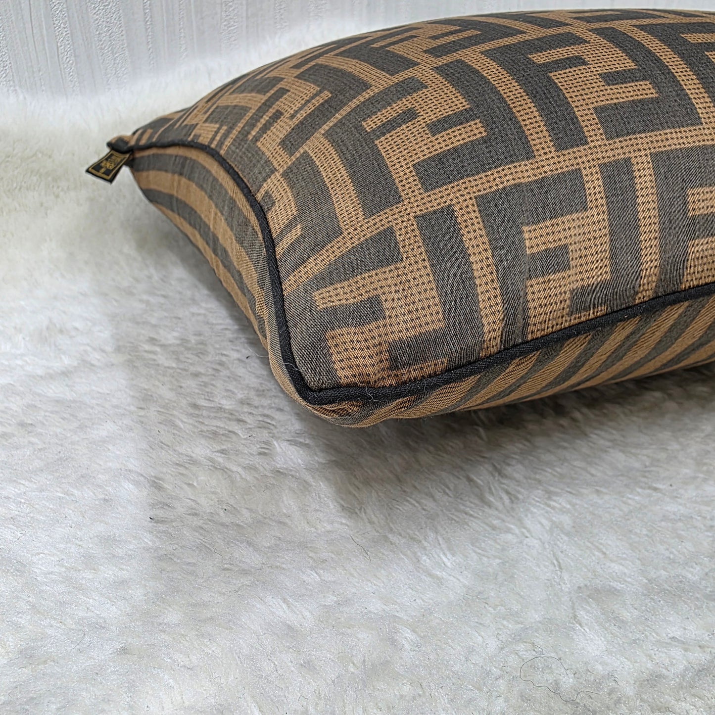 フェンディ 抱き枕（中古） 
