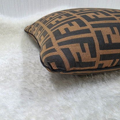 フェンディ 抱き枕（中古） 