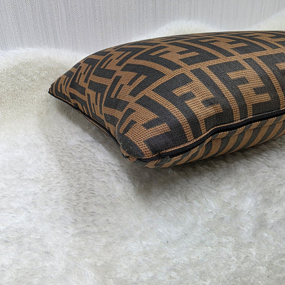 FENDI 抱枕（二手） 