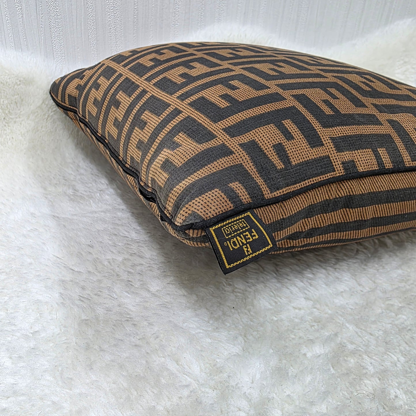 FENDI 抱枕（二手） 