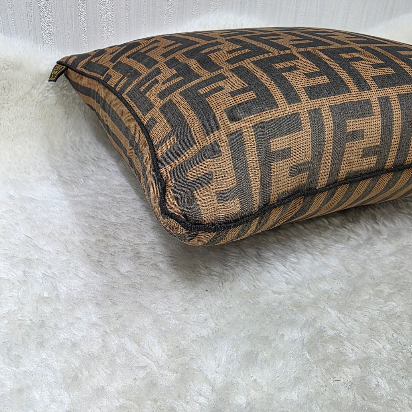 FENDI 抱枕（二手） 