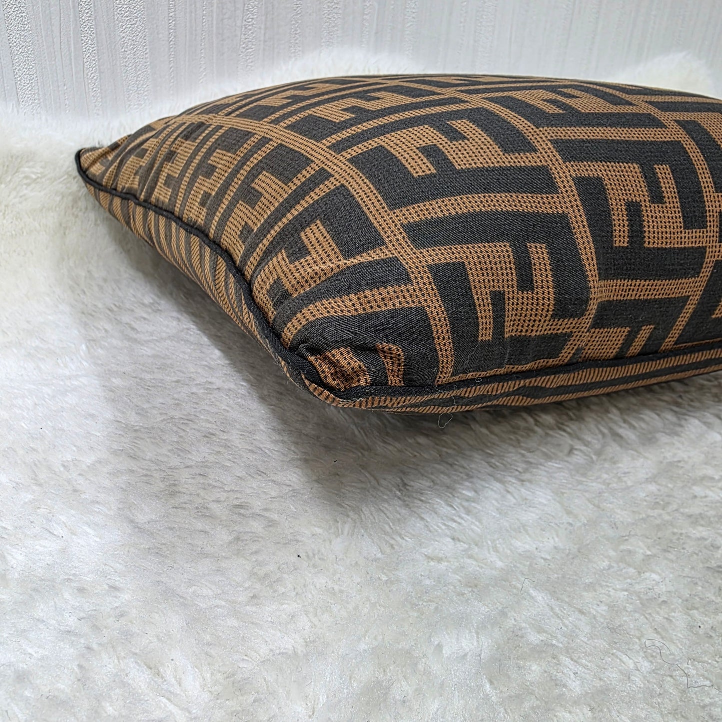 FENDI 抱枕（二手） 