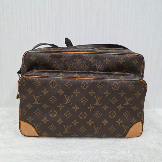 Louis Vuitton Crossbody Bag (Pre-owned)