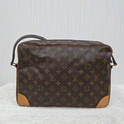 Louis Vuitton Crossbody Bag (Pre-owned)
