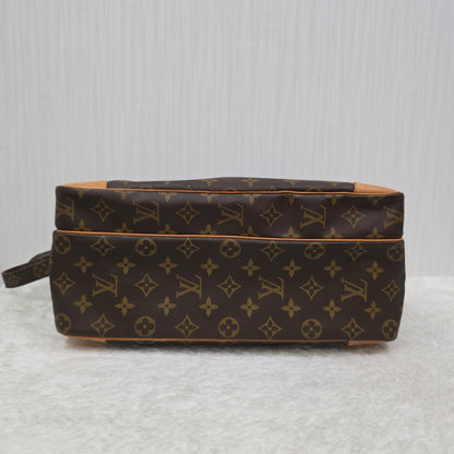 Louis Vuitton Crossbody Bag (Pre-owned)