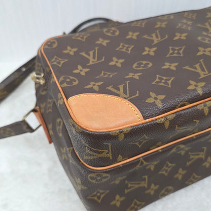 Louis Vuitton Crossbody Bag (Pre-owned)