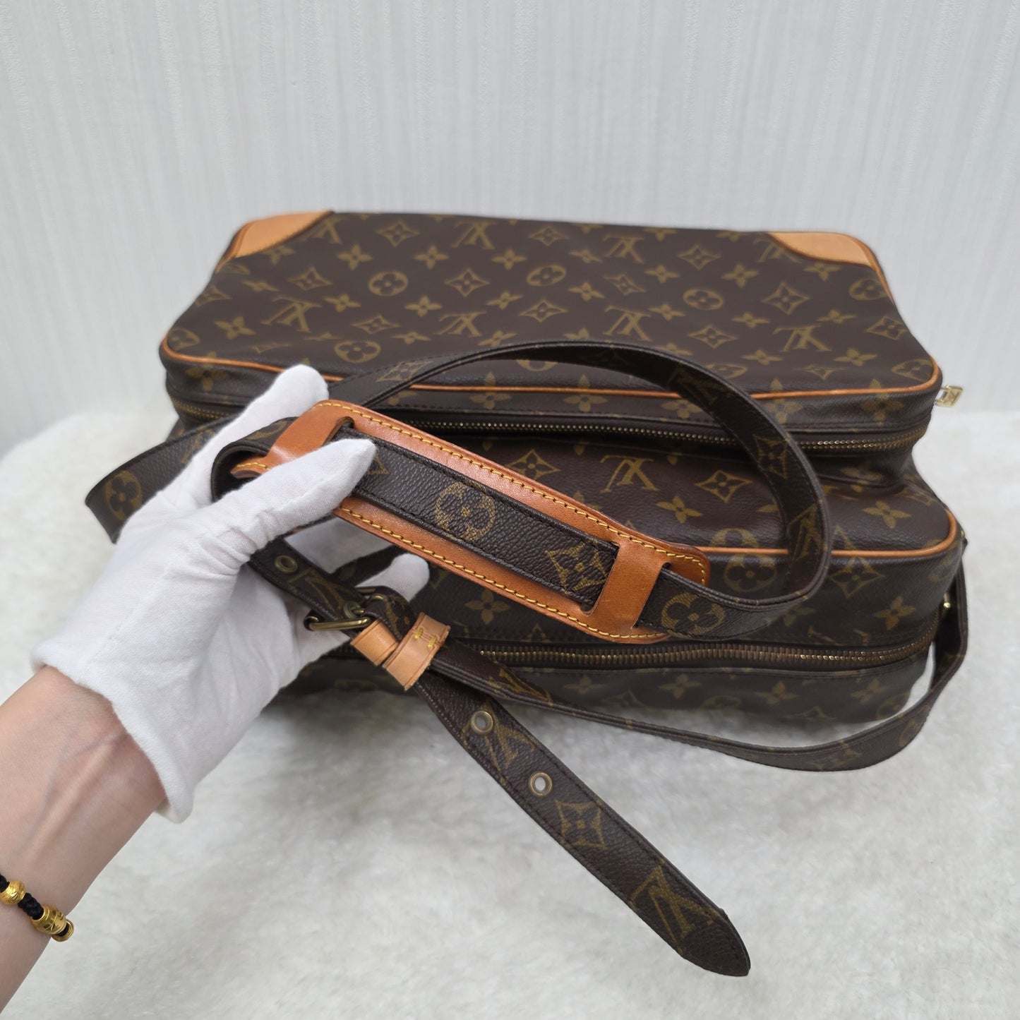 Louis Vuitton Crossbody Bag (Pre-owned)