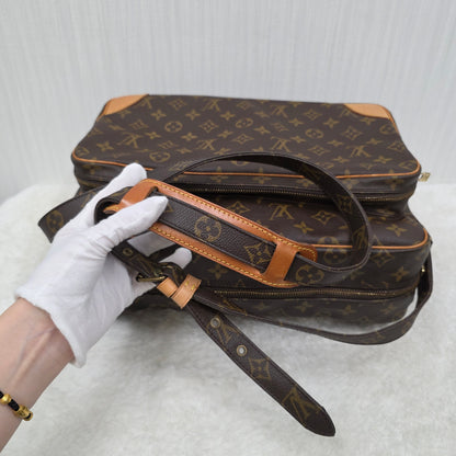 Louis Vuitton Crossbody Bag (Pre-owned)