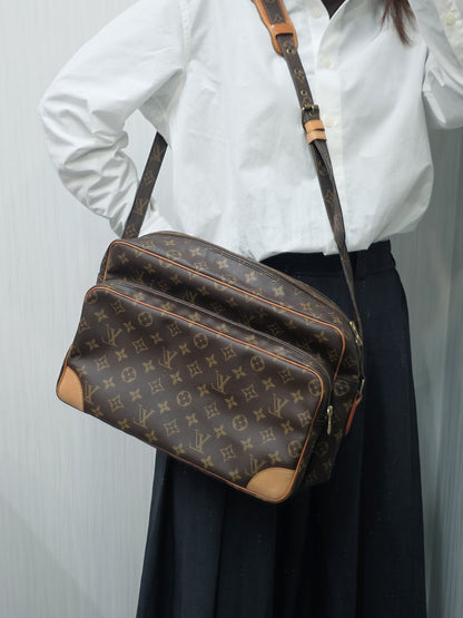 Louis Vuitton Crossbody Bag (Pre-owned)
