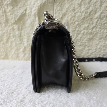 CHANEL Handbag Boy Chain Shoulder Chevron Metallic Black Silver [Pre-Owned]
