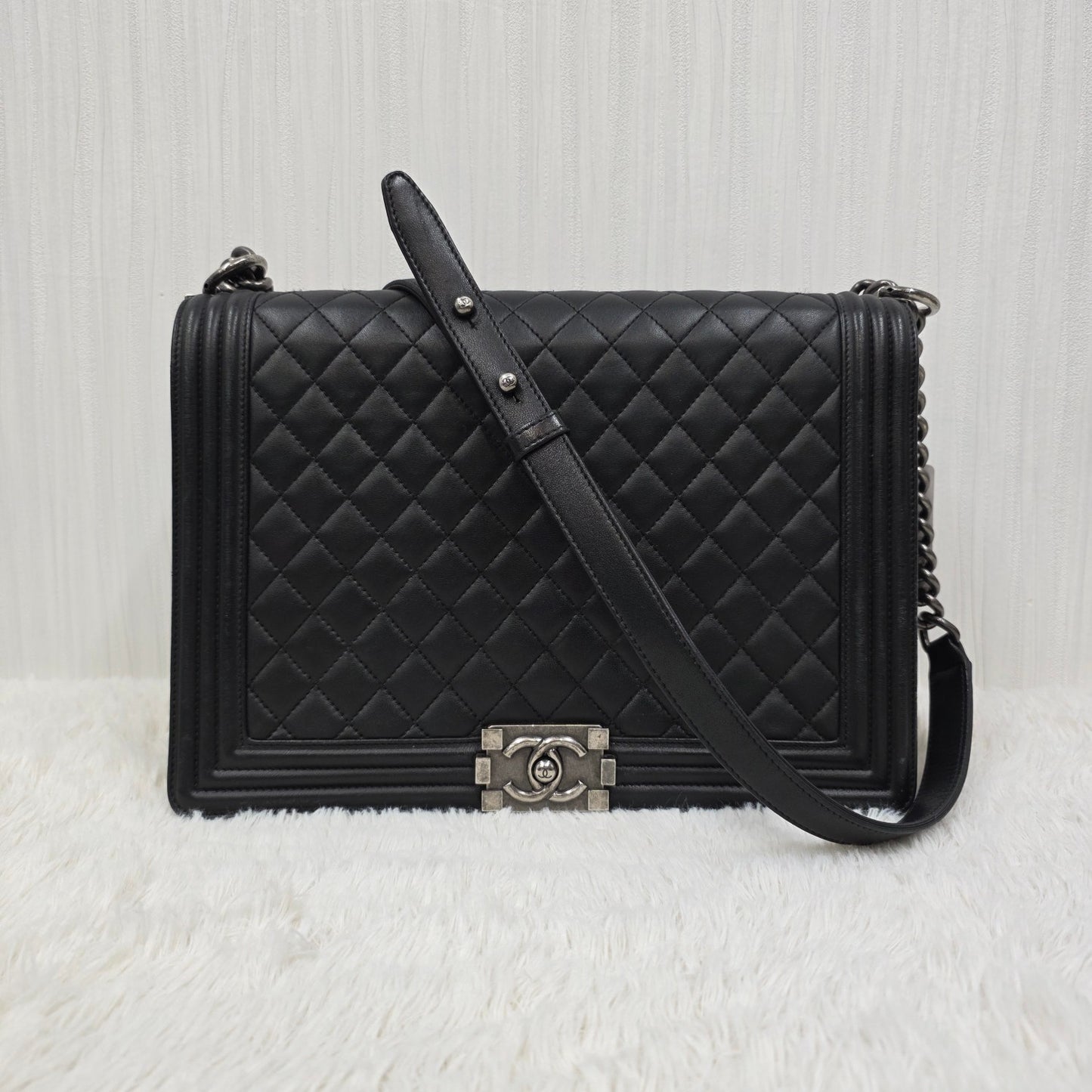 CHANEL Boy Chanel Chain Shoulder Bag [Pre-Owned]