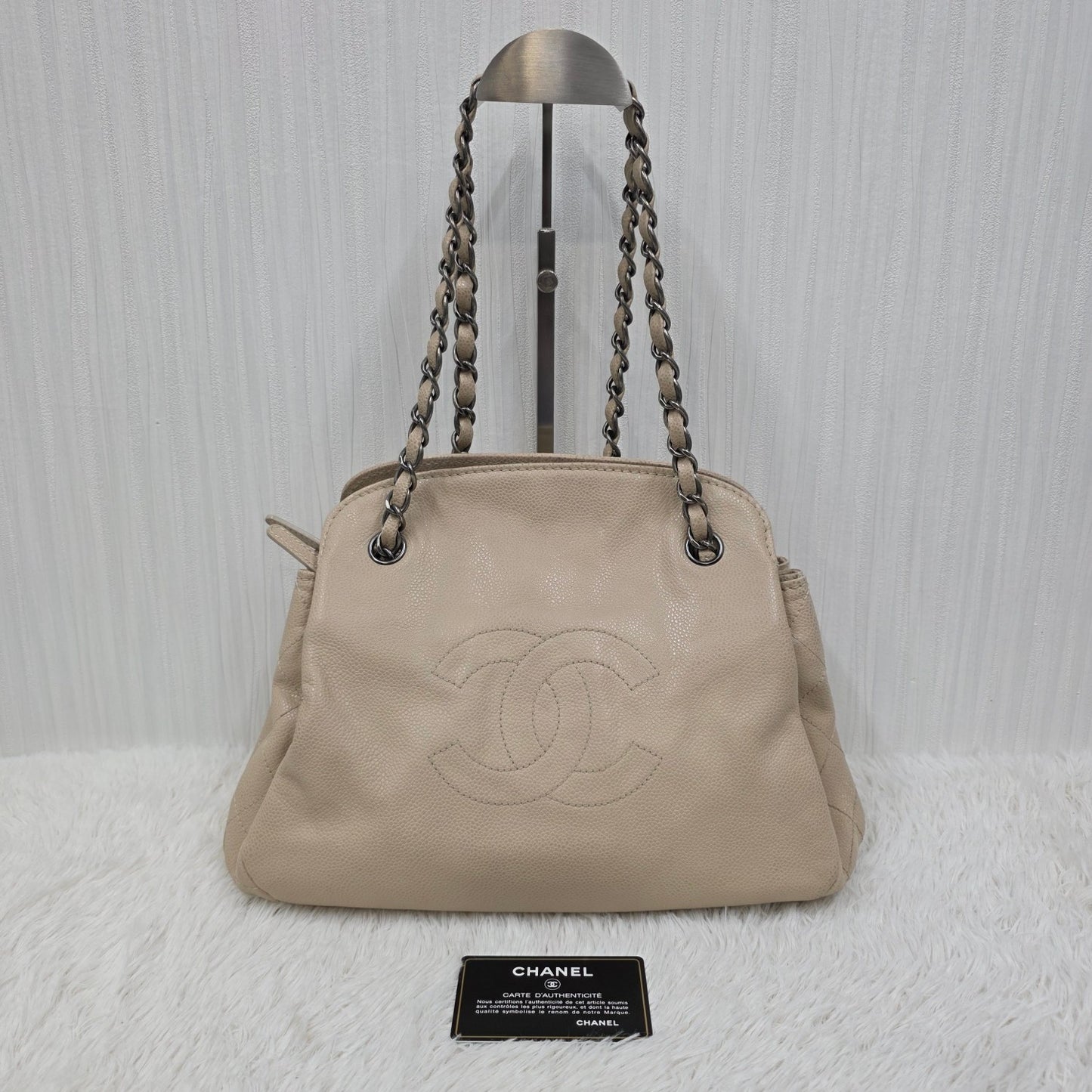 CHANEL Chain Shoulder Handbag in Silver Tone [Pre-Owned]
