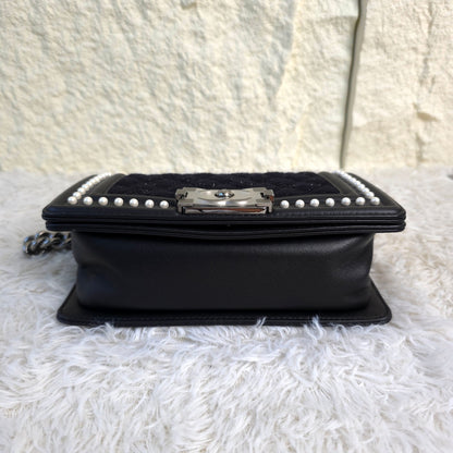 CHANEL Boy Chanel Tweed Chain Shoulder Handbag in Black with Silver Hardware [Pre-Owned]