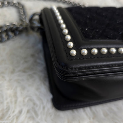 CHANEL Boy Chanel Tweed Chain Shoulder Handbag in Black with Silver Hardware [Pre-Owned]