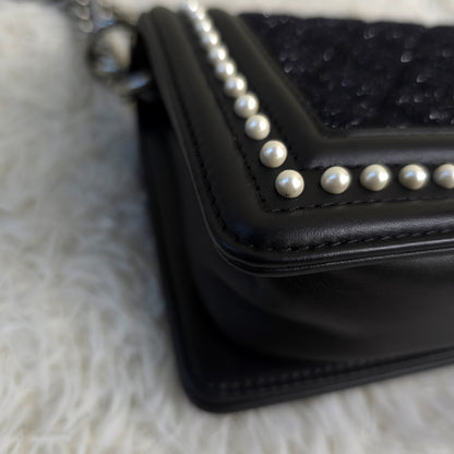 CHANEL Boy Chanel Tweed Chain Shoulder Handbag in Black with Silver Hardware [Pre-Owned]