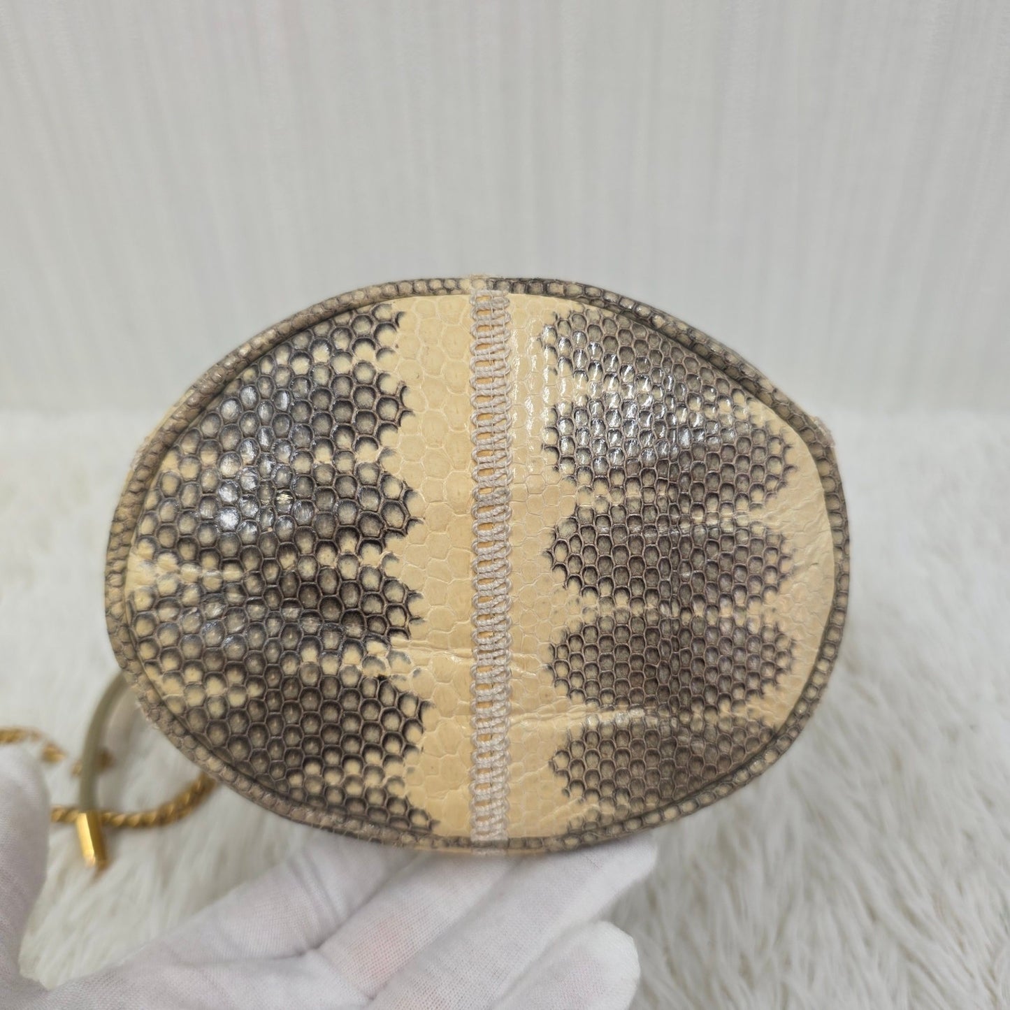 GUCCI Zumi Leather Shoulder Handbag in Cream and Grey [Pre-Owned]