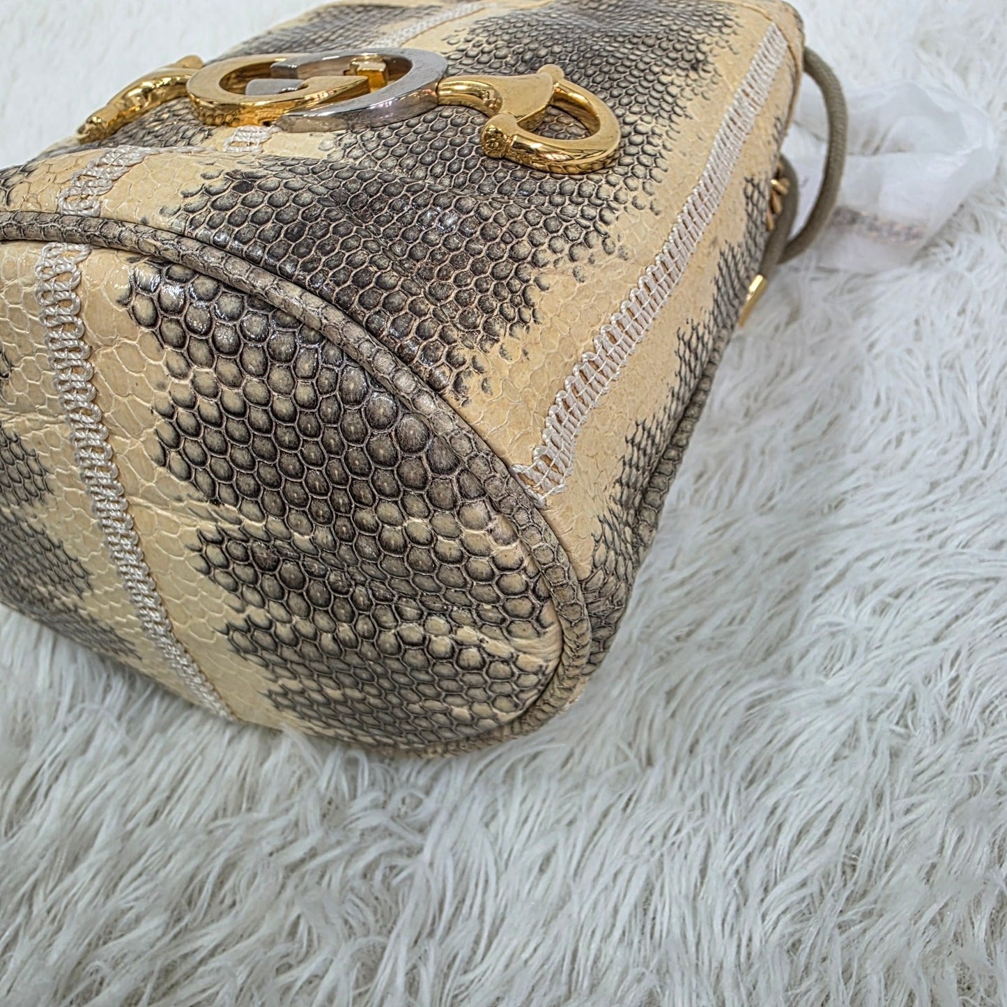 GUCCI Zumi Leather Shoulder Handbag in Cream and Grey [Pre-Owned]