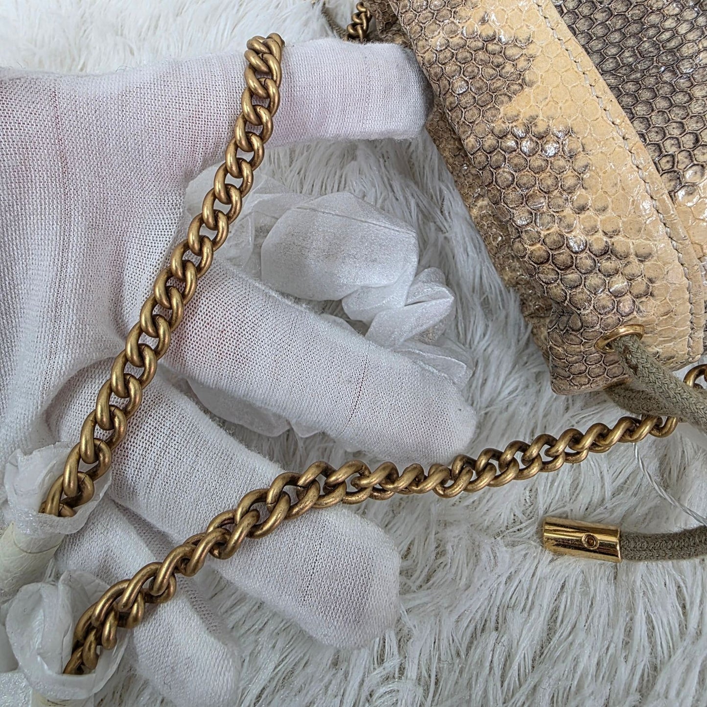 GUCCI Zumi Leather Shoulder Handbag in Cream and Grey [Pre-Owned]