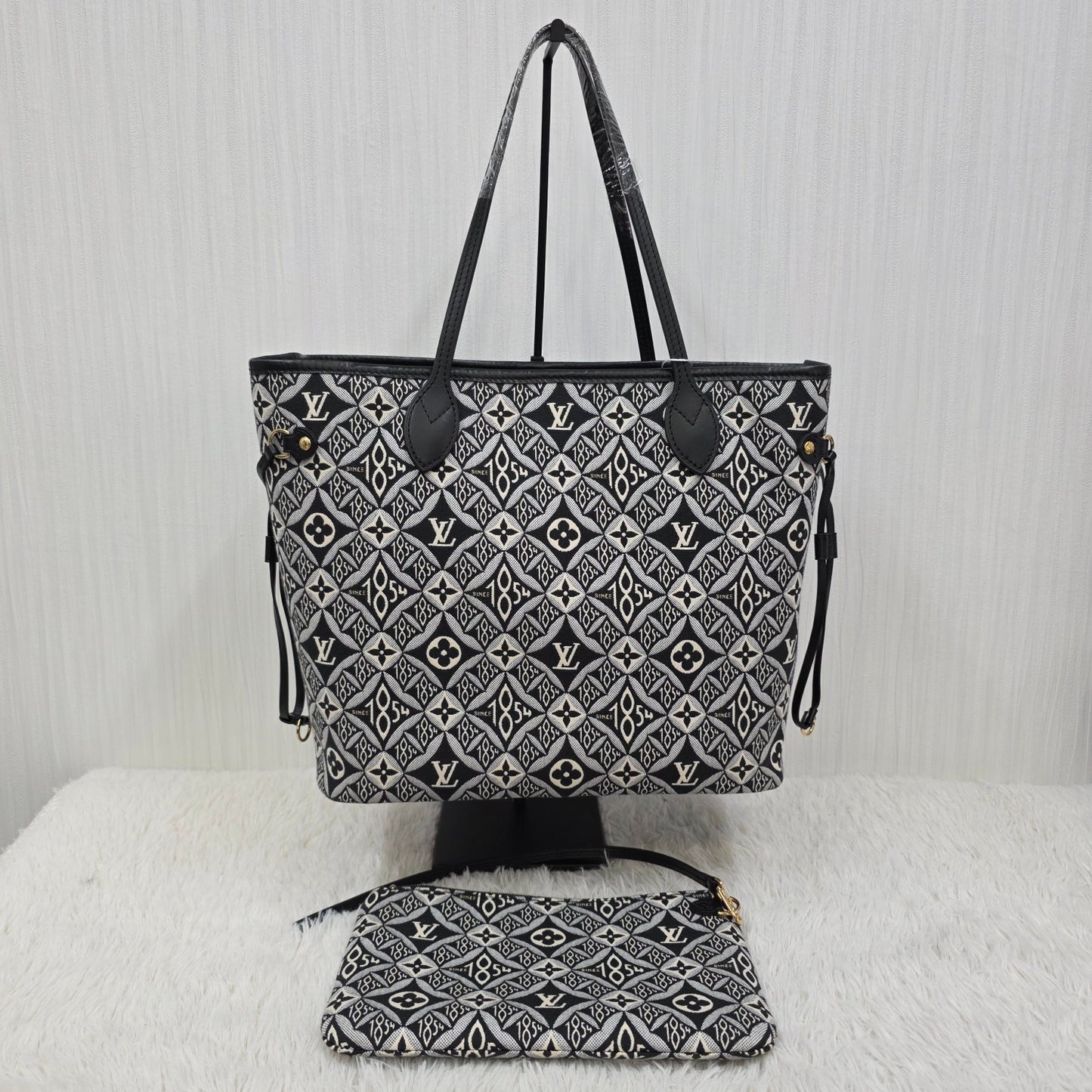 LOUIS VUITTON Neverfull MM Monogram Jacquard Tote Bag in Grey (M57230) [Pre-Owned]