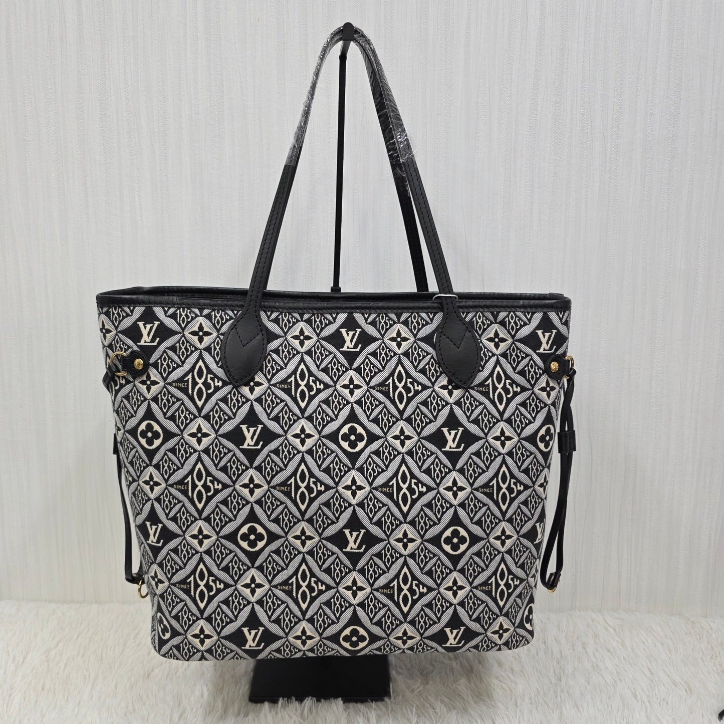 LOUIS VUITTON Neverfull MM Monogram Jacquard Tote Bag in Grey (M57230) [Pre-Owned]