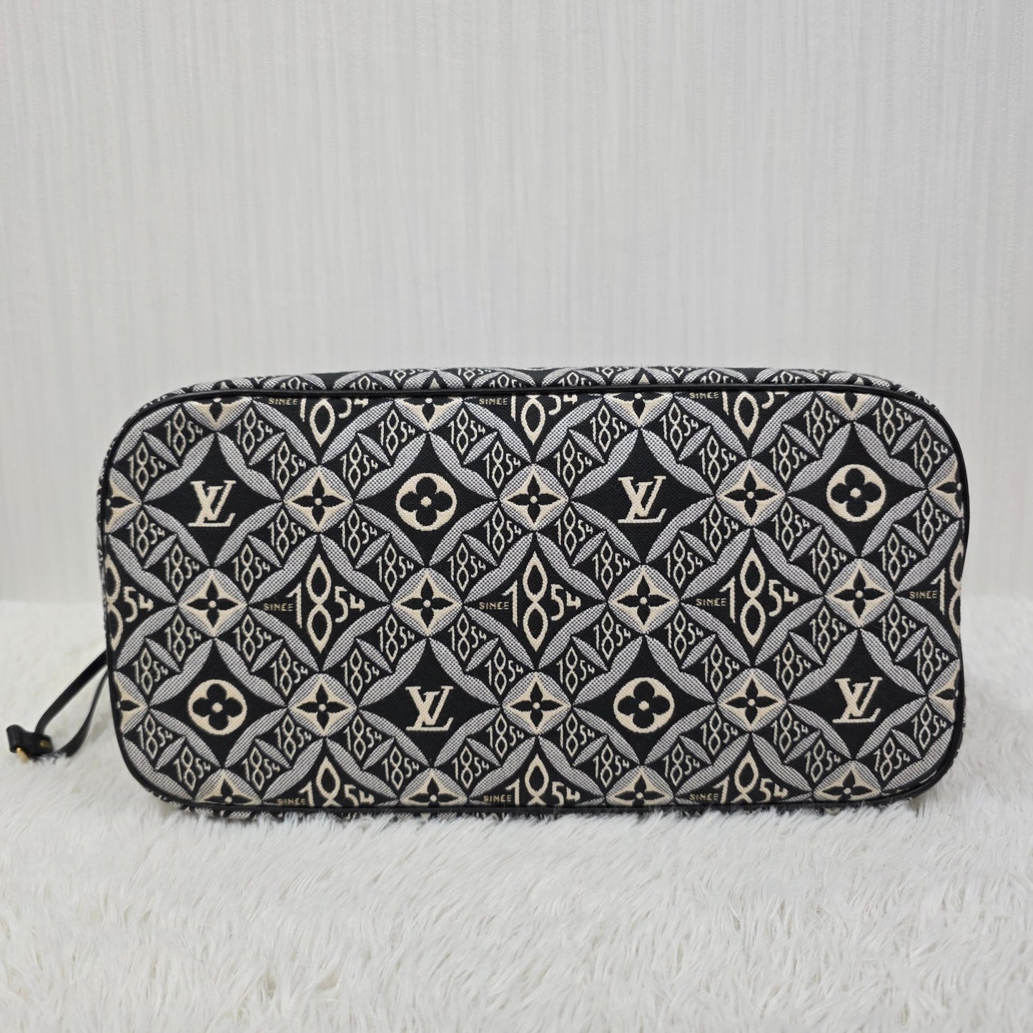 LOUIS VUITTON Neverfull MM Monogram Jacquard Tote Bag in Grey (M57230) [Pre-Owned]