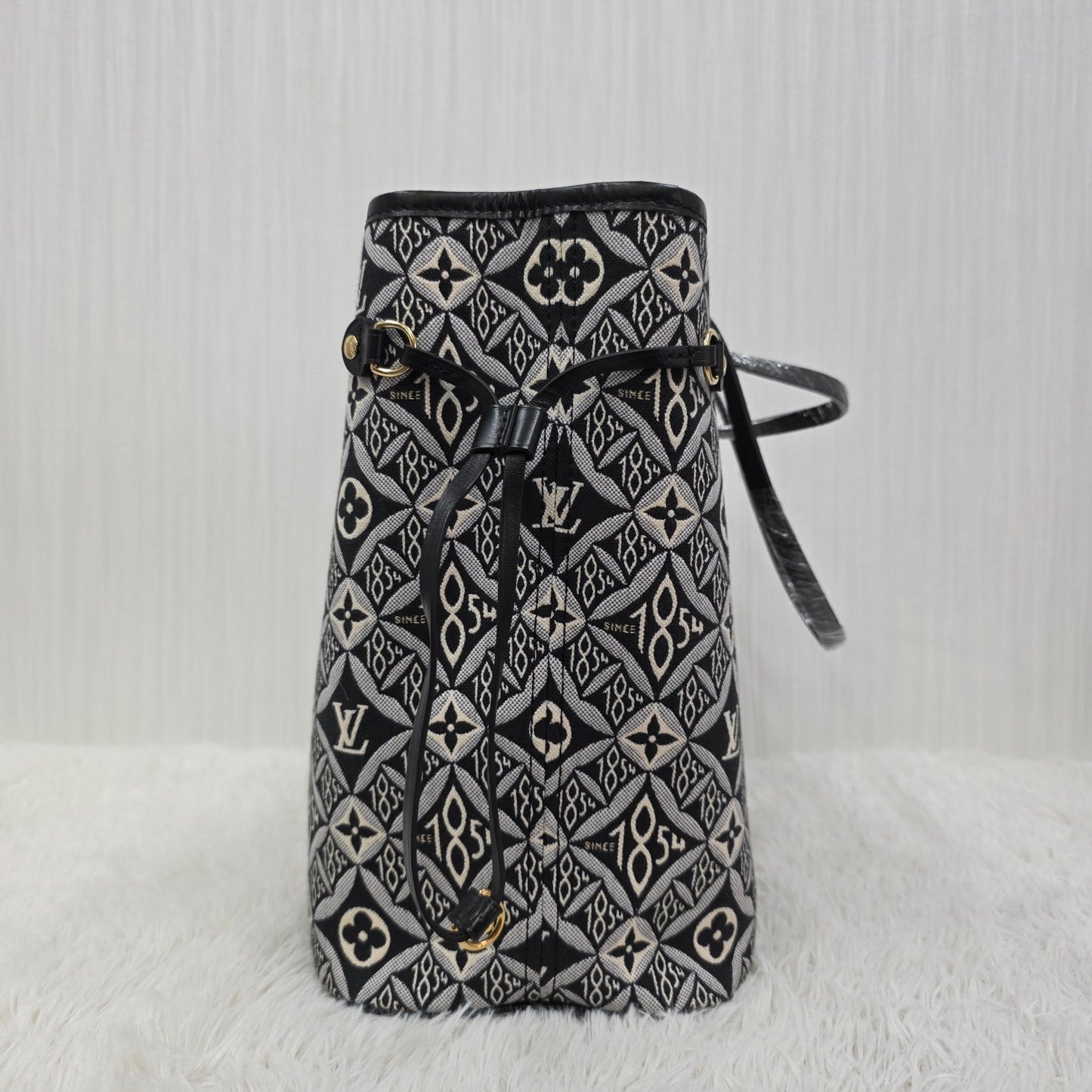 LOUIS VUITTON Neverfull MM Monogram Jacquard Tote Bag in Grey (M57230) [Pre-Owned]