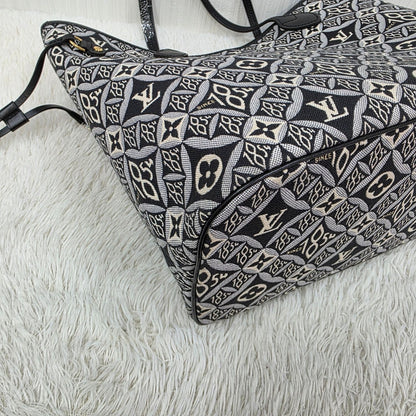 LOUIS VUITTON Neverfull MM Monogram Jacquard Tote Bag in Grey (M57230) [Pre-Owned]