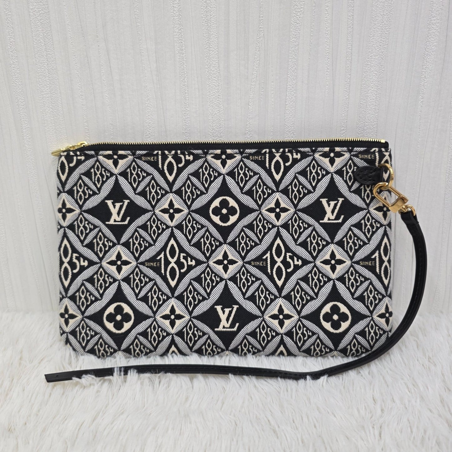LOUIS VUITTON Neverfull MM Monogram Jacquard Tote Bag in Grey (M57230) [Pre-Owned]