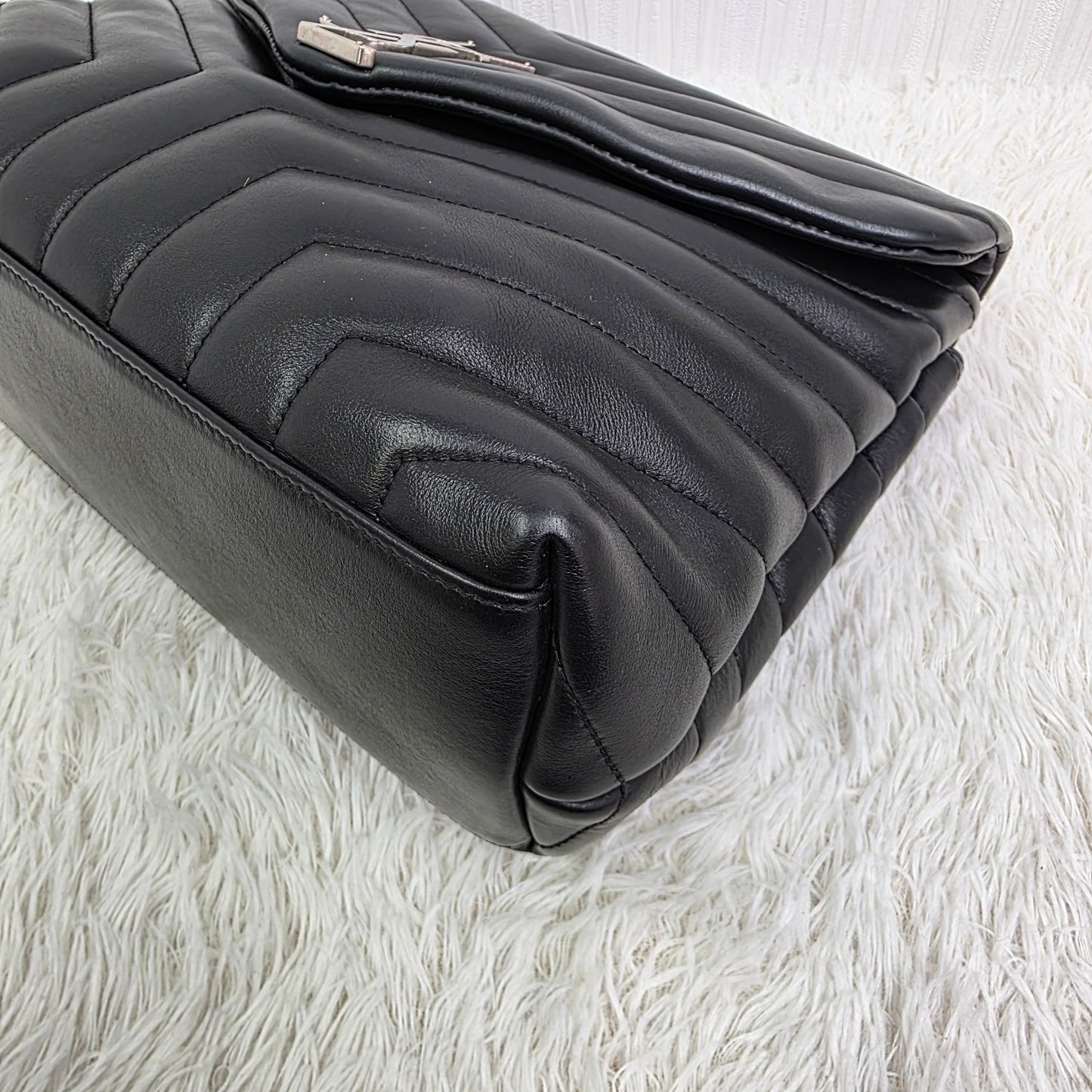 SAINT LAURENT PARIS Loulou Medium Chain Shoulder Bag Leather [Pre-Owned]