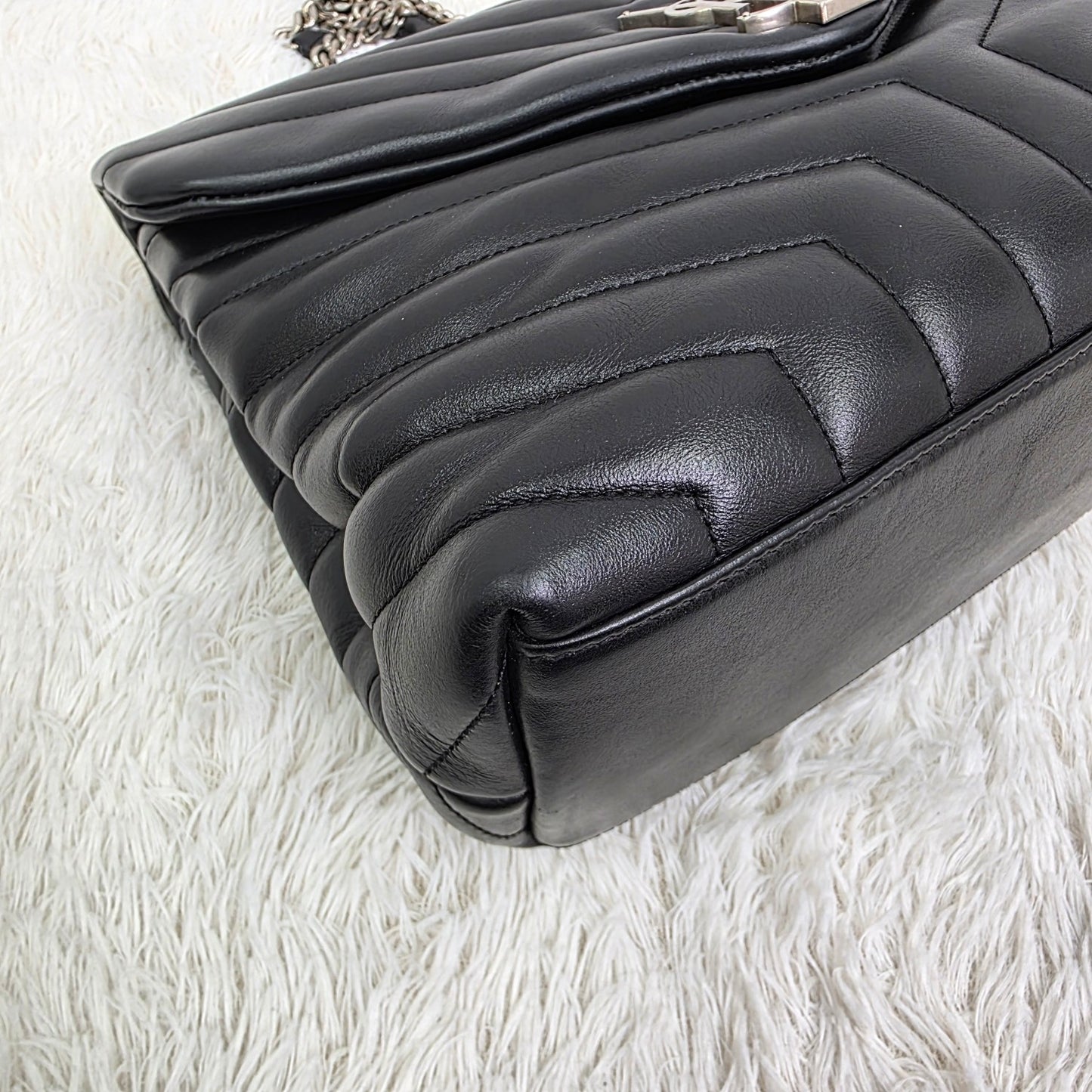 SAINT LAURENT PARIS Loulou Medium Chain Shoulder Bag Leather [Pre-Owned]