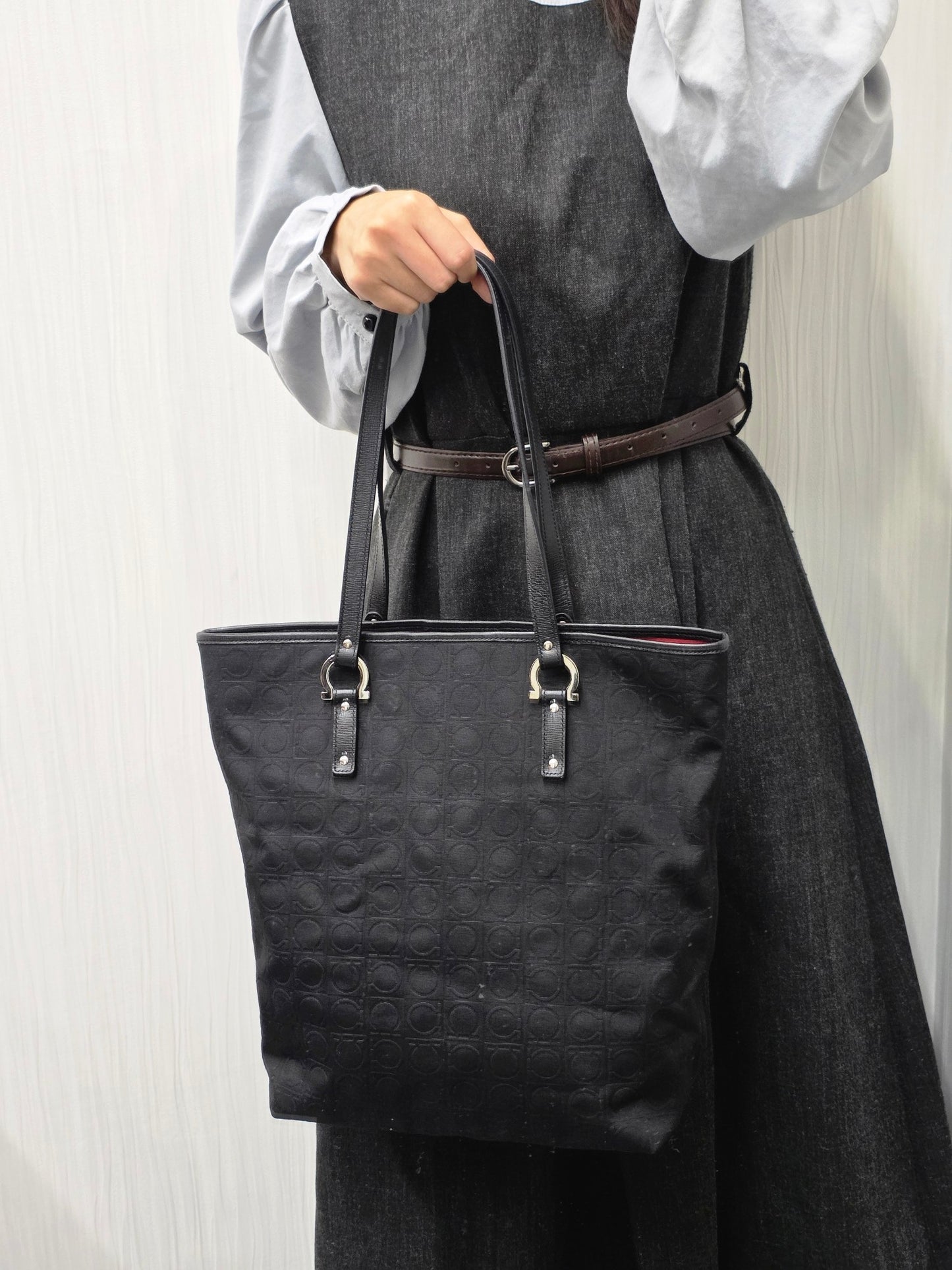 Ferragamo Tote Handbag (Pre-owned)