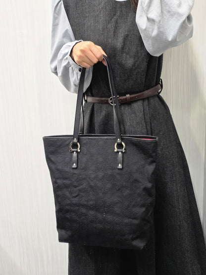 Ferragamo Tote Handbag (Pre-owned)