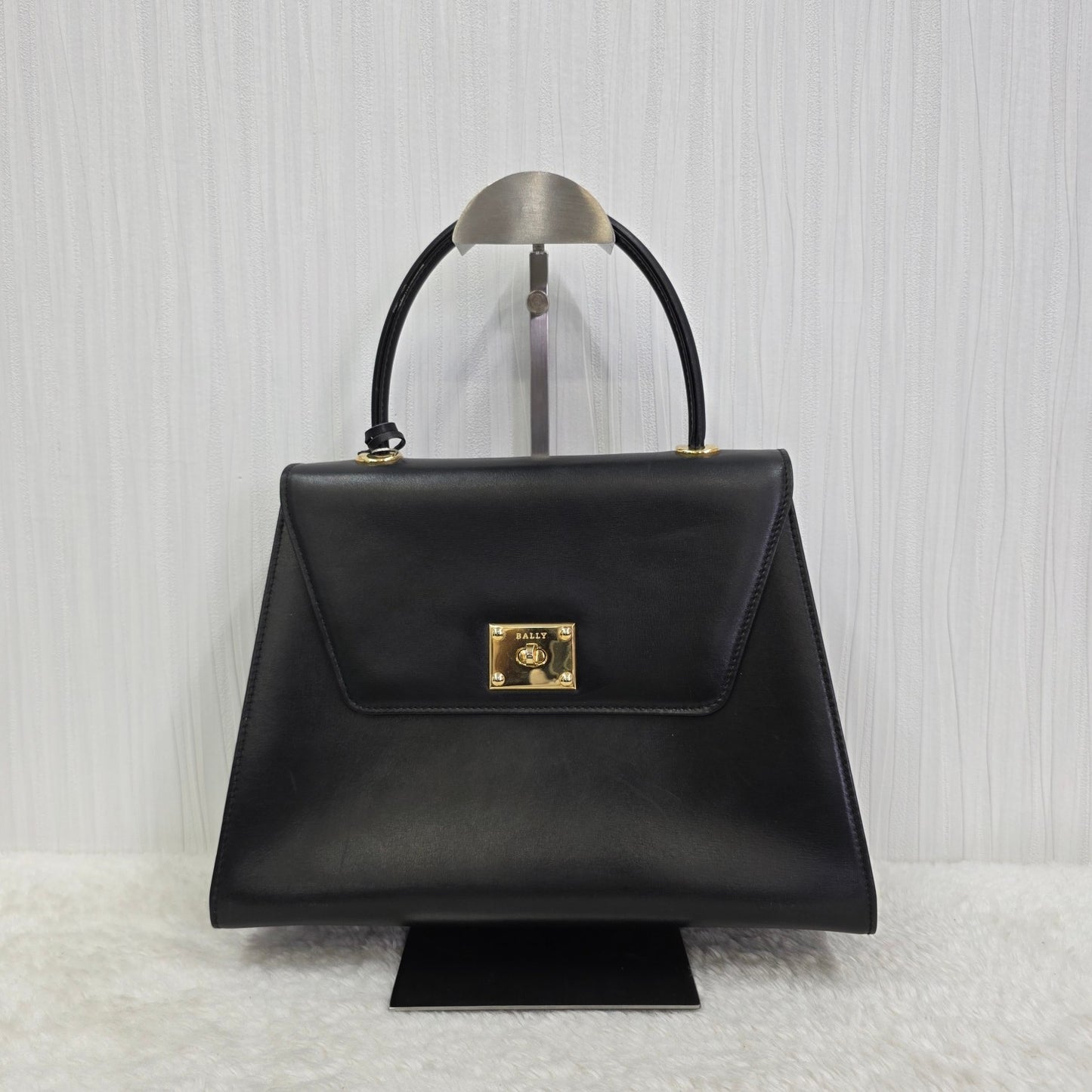 Bally Handbag (Pre-owned)
