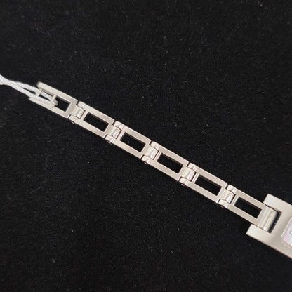 GUCCI Silver Square Type Watch (Pre-owned)