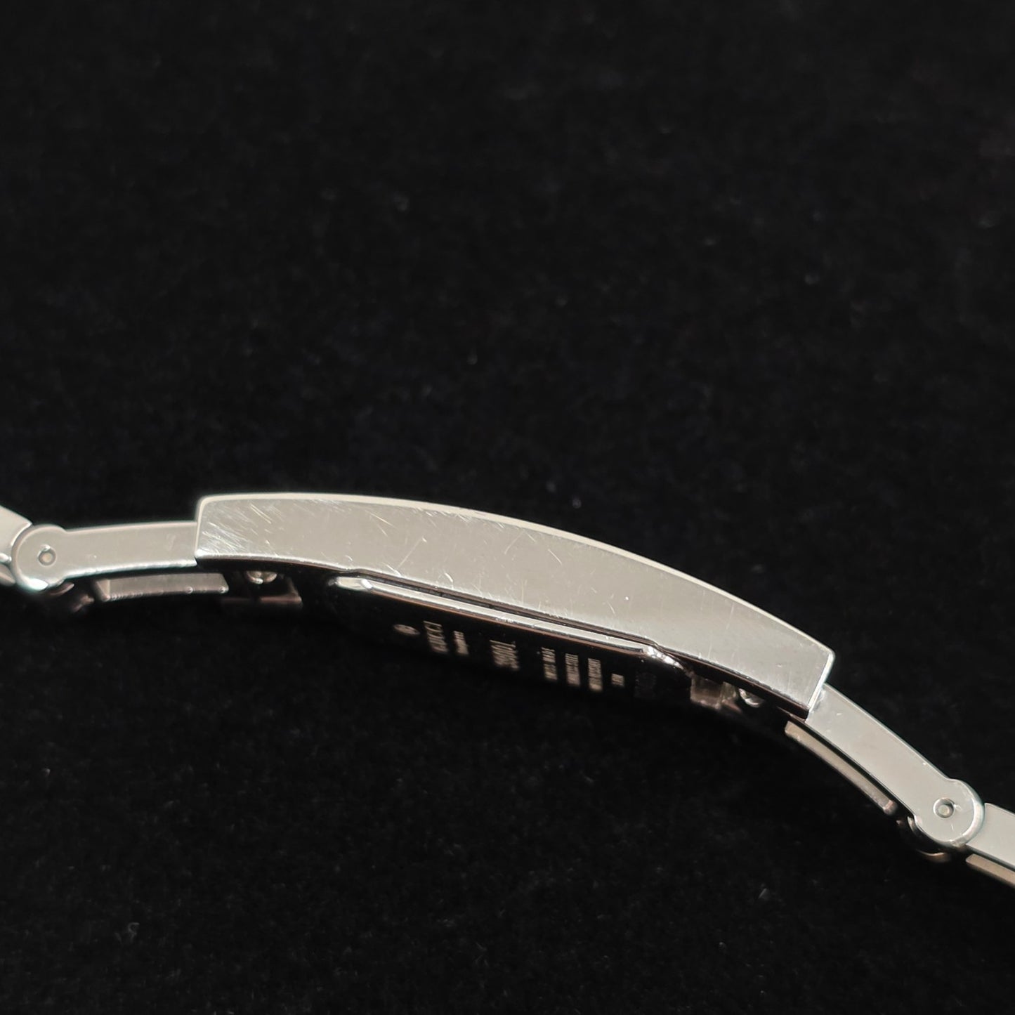 GUCCI Silver Square Type Watch (Pre-owned)