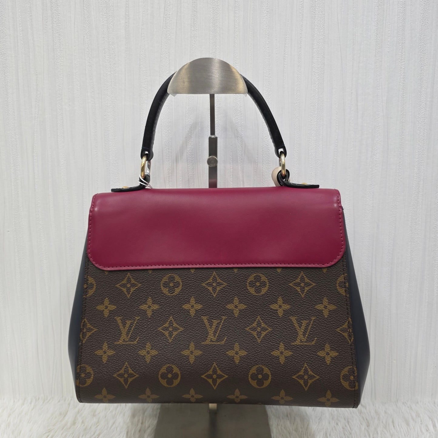 Louis Vuitton Monogram Cluny Bag (Pre-owned)