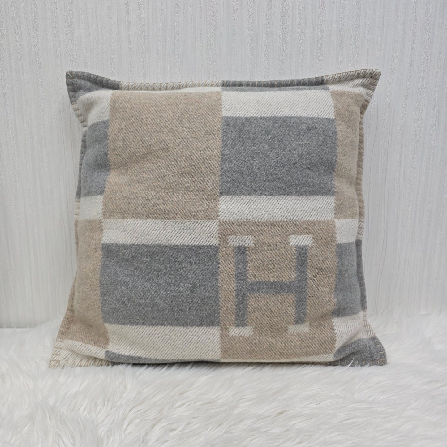 Hermes Cushion (Pre-owned)