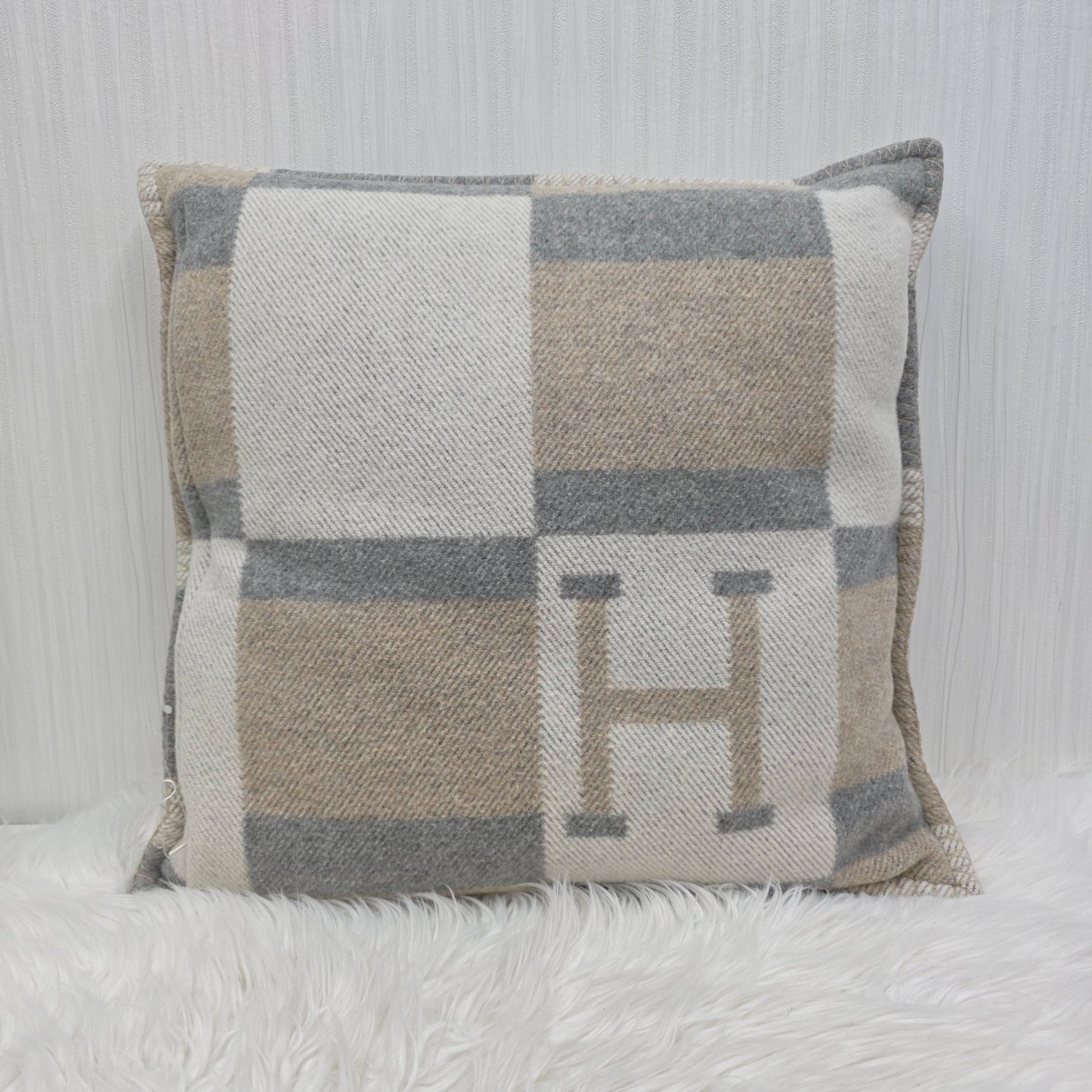 Hermes Cushion (Pre-owned)
