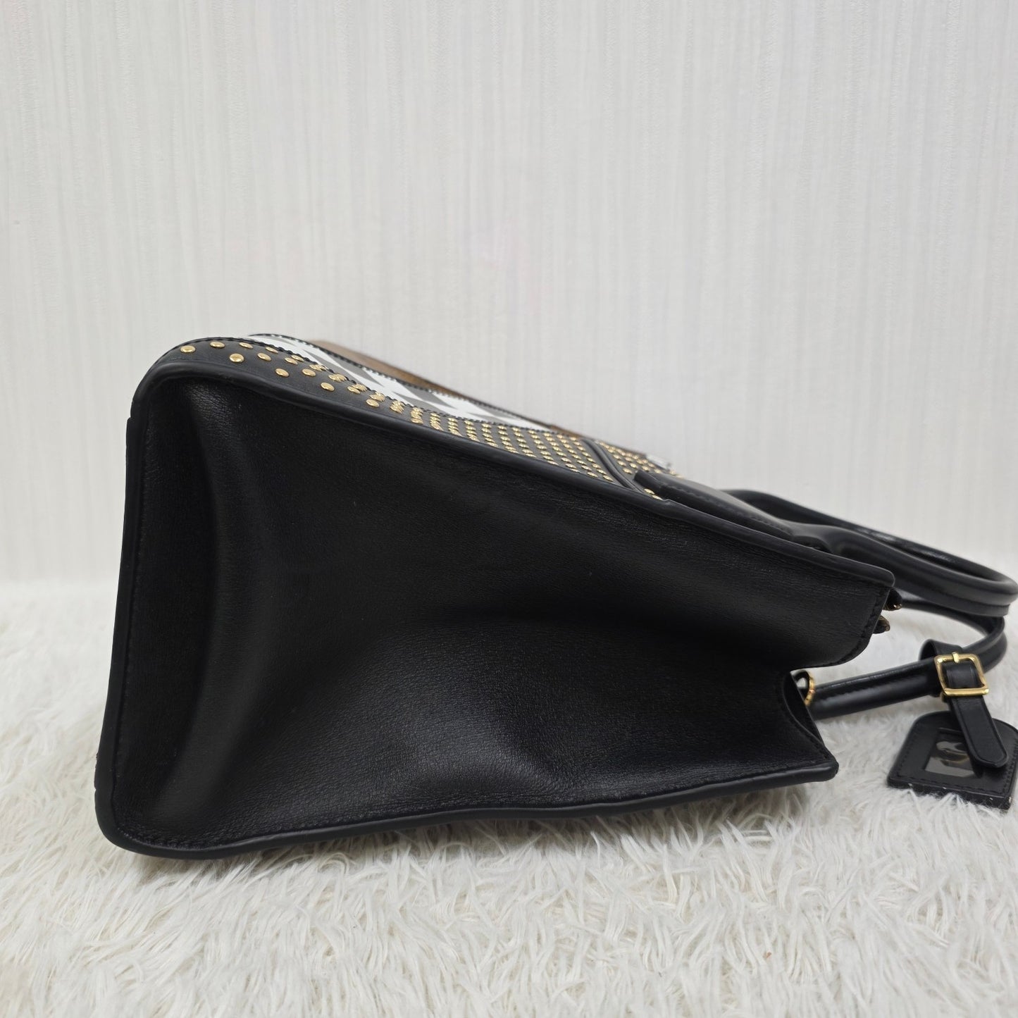 Louis Vuitton Europe Limited Edition Handbag (Pre-owned)
