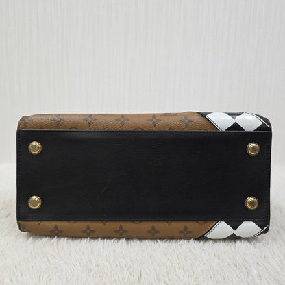 Louis Vuitton Europe Limited Edition Handbag (Pre-owned)