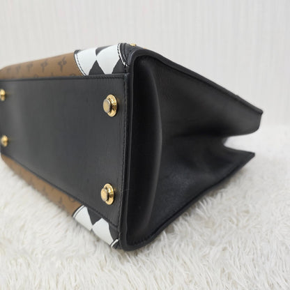 Louis Vuitton Europe Limited Edition Handbag (Pre-owned)