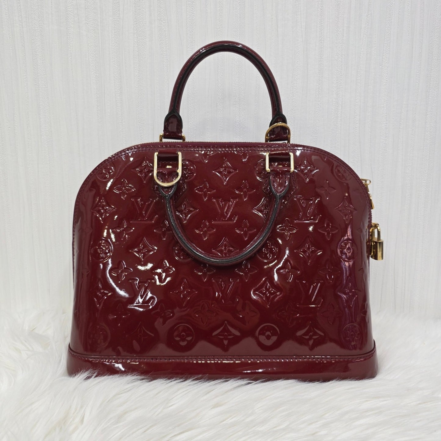 Louis Vuitton Patent Alma Handbag (Pre-owned)